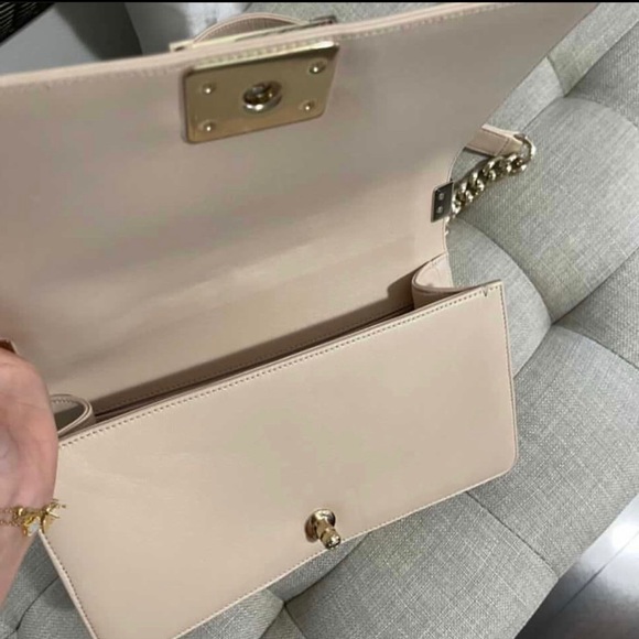 CHANEL medium boy bag - Picture 5 of 8